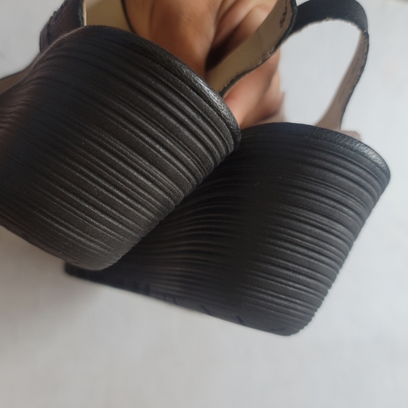 NEW Fly London Ylfa Black Leather Lace Up Wedge Sandals EU 39 US 8/8.5 - Picture 11 of 12